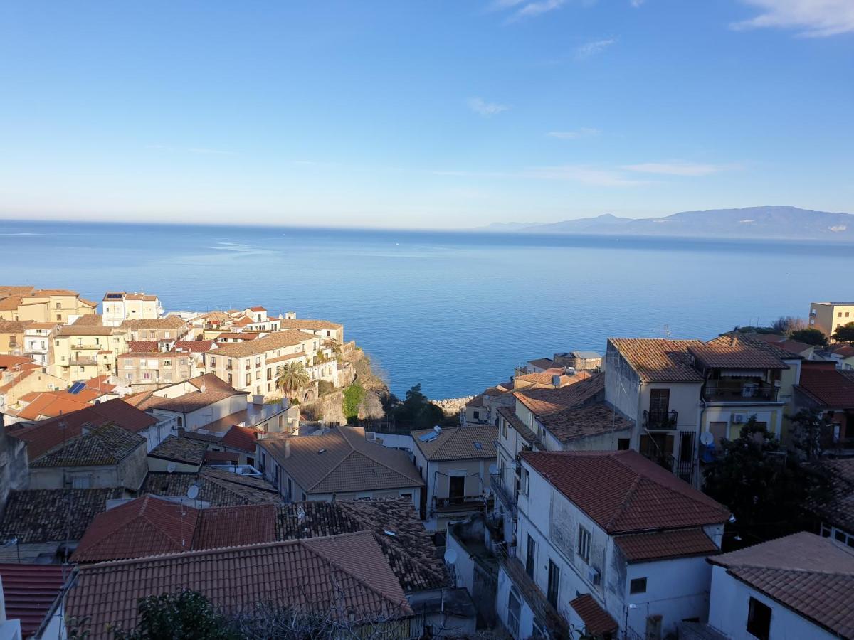 2 Bed Apartment In The Historical Center Pizzo ピッツォ エクステリア 写真